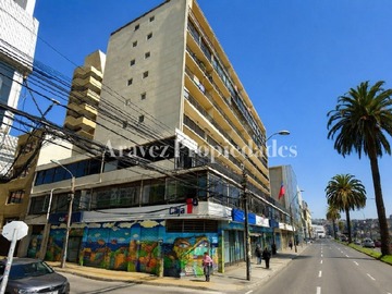 Terreno en arriendo mensual en errazuriz 1178, Valparaíso - 3 dormitorios, 1 baño