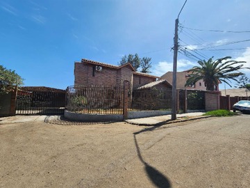 Casa en venta en Vive la Comodidad en Barrio Tranquilo (164842), Arica - 4 dormitorios, 4 baños