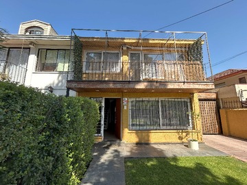 Casa en venta en Amplia terraza, quincho, jardin y piscina (79677), Las Condes - 6 dormitorios, 4 baños