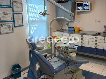 Local Comercial en venta en Venta - casa con consulta dental integrada (160157), Las Condes - 3 dormitorios, 3 baños
