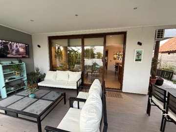 Casa en venta en Moderna Vivienda con Jardín y Terrazas (167851), Colina - 5 dormitorios, 4 baños