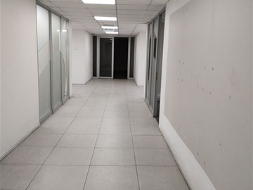 Oficina en arriendo mensual en Calle Agustinas con Morandé, Santiago