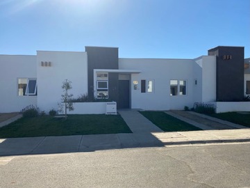 Casa en venta en Villa Alemana, Villa Alemana - 3 dormitorios, 2 baños