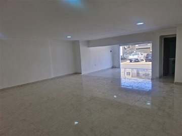 Local Comercial en arriendo mensual en Tadeo Haenke con Genaro Gallo, Iquique - 2 baños