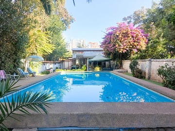 Casa en venta en Preciosa Casa. Gran Avenida. Metro El Bosque (172924), La Cisterna - 5 dormitorios, 3 baños