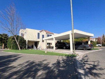 Casa en venta en condominio el remanso sector Santa Elena., Colina - 5 dormitorios, 5 baños