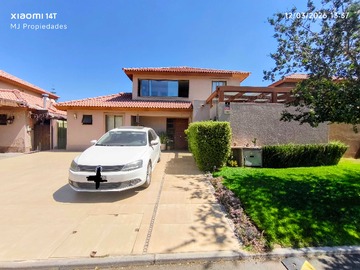 Casa en venta en Casa Remanso de Chicureo (63484), Colina - 5 dormitorios, 3 baños