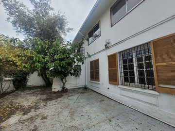 Casa en venta en Clemente Fabres 870, Providencia - 5 dormitorios, 2 baños
