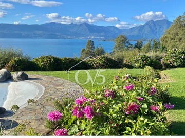 Casa en venta en Preciosa casa en Condominio con vista al lago (122975), Pucón - 4 dormitorios, 4 baños