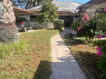 Casa en venta en Entre Calle Arza y Ugalde, Melipilla - 3 dormitorios, 2 baños