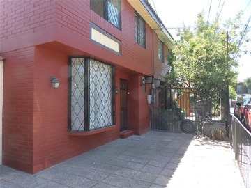Casa en arriendo mensual en Segunda Transversal - Luis Gandarilla, Maipú - 4 dormitorios, 2 baños