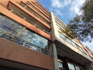 Departamento en venta en A pasos del metro toesca, Santiago - 2 dormitorios, 2 baños