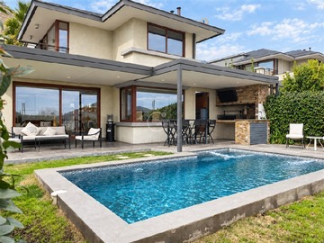 Casa en venta en San Carlos de Apoquindo /Carlos Peña Otaegui, Las Condes - 5 dormitorios, 6 baños