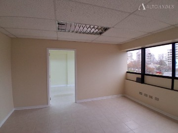 Oficina en arriendo mensual en 9 norte con Av. Libertad, Viña del Mar - 1 dormitorio, 1 baño