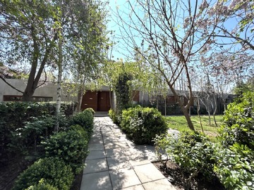 Casa en venta en Julio philippi izquierdo, chicureo poniente, Colina - 4 dormitorios, 5 baños