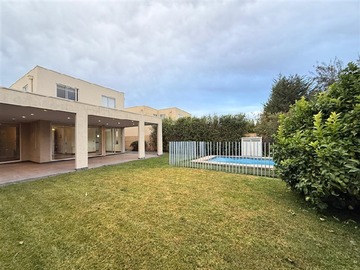 Casa en venta en Santa Elena Barrio Laguna, Colina - 3 dormitorios, 3 baños