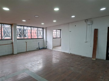 Bodega en venta en Aldunate, Victoria, Santiago - 10 baños