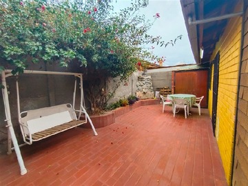 Casa en venta en Maestro palomo con nonato coo. Puente alto, Puente Alto - 2 dormitorios, 1 baño