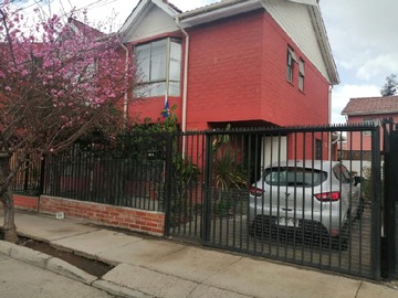 Casa en venta en Av. Constantinopla Oriente, Maipú - 3 dormitorios, 3 baños