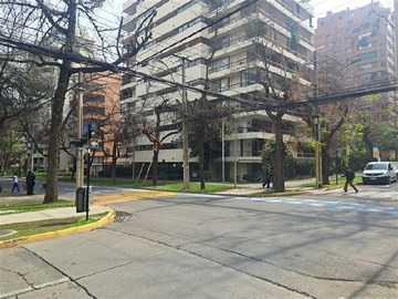 Departamento en venta en Callao / Hendaya, Las Condes - 2 dormitorios, 3 baños