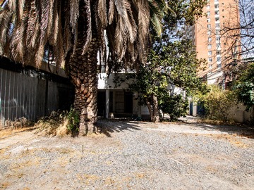 Local Comercial en venta en Providencia // gran casa comercial (79669), Providencia - 4 dormitorios, 4 baños