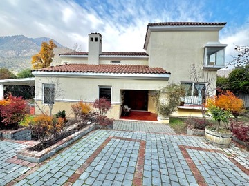 Casa en venta en Casa 6d 5b lo barnechea, Lo Barnechea - 6 dormitorios, 5 baños