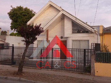 Casa en venta en Calle Octava, Quilpué - 4 dormitorios, 2 baños