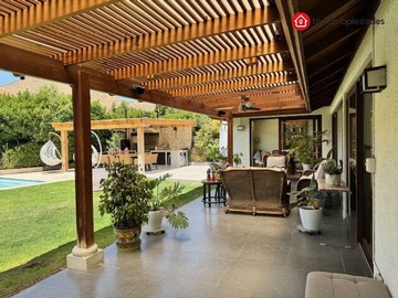 Casa en venta en Camino Del Refugio 10971, Colina - 4 dormitorios, 4 baños