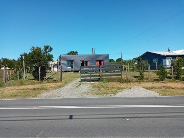 Casa en venta en Camino a san antonio, Puerto Montt - 4 dormitorios, 2 baños