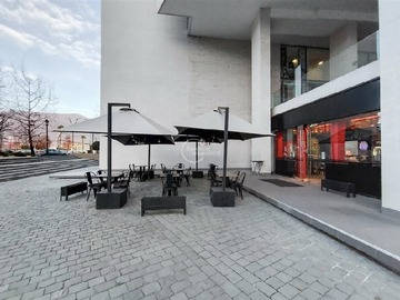 Local Comercial en arriendo mensual en Av la dehesa, Lo Barnechea - 2 baños