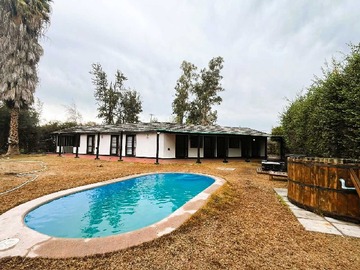 Casa en arriendo mensual en Amplia casa con piscina, tinaja y sala de juegos (177197), Colina - 4 dormitorios, 4 baños