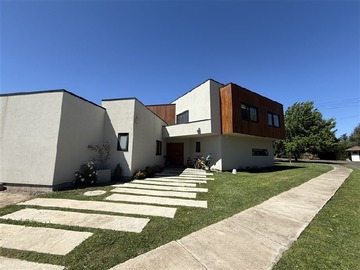 Casa en venta en 5 norte, Talca - 5 dormitorios, 4 baños