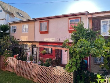 Casa en venta en Pasaje Canave ,Cerro Esperanza, Viña del Mar, Viña del Mar - 3 dormitorios, 1 baño