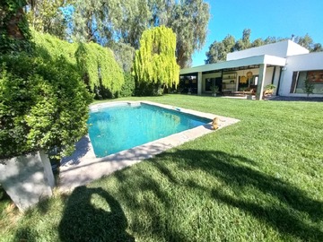 Casa en venta en San martín / nororiente. Chicureo., Colina - 6 dormitorios, 5 baños