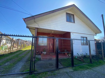 Casa en venta en Nemesio Márquez, Villarrica - 6 dormitorios, 3 baños