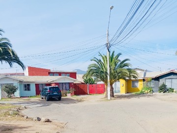 Casa en venta en Casa con Amplio Terreno en Coquimbo - 2 dormitorios, 1 baño