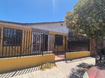 Casa en venta en Se vende casa 4d/1b/2est/ maipu/ barrio pehue (142535), Maipú - 4 dormitorios, 1 baño