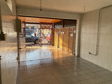 Local Comercial en arriendo mensual en Excelente Ubicacion Local Comercial Maipu - 1 baño