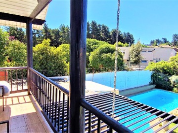 Casa en venta en Conguillío 107 A, Los Pinos, Reñaca, Viña del Mar - 7 dormitorios, 5 baños