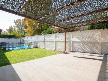 Casa en venta en Casa Familiar cercana a Colegios en La Reina (170093), La Reina - 4 dormitorios, 3 baños