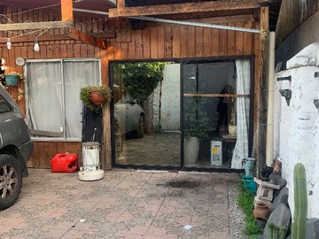 Casa en venta en Sergio Ceppi 0318, La Cisterna - 7 dormitorios, 3 baños
