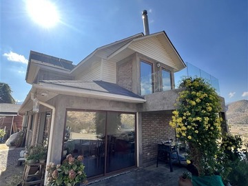 Casa en venta en MAP - Se Vende Hermosa y extensa Parcela de 20.000m2 con dos casas, Curacaví - 4 dormitorios, 3 baños