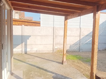 Casa en venta en Venta Casa Avda la Hacienda Larapinta Condominio los Coihues - 2 baños