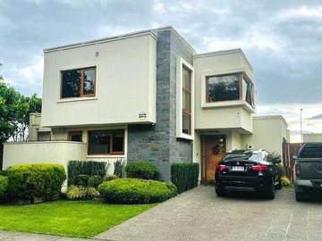Casa en venta en Casa en condominio cumbres del sur (64592), Temuco - 5 dormitorios, 4 baños