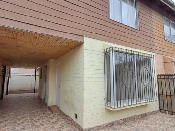 Casa en venta en Oportunidad Única: Casa Luminosa y Acogedora (178008), Puente Alto - 4 dormitorios, 2 baños