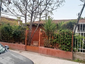 Casa en venta en Casa Bien Conservada, Metro el Mirador - 3 dormitorios, 1 baño
