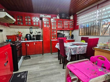 Casa en venta en Casa 4D+2B, Metro Plaza Chacabuco (145216), Independencia - 4 dormitorios, 2 baños