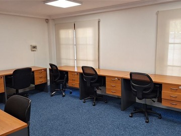 Oficina en venta en Metro Cristóbal Colon/ Av. Tobalaba, Las Condes - 9 dormitorios, 4 baños