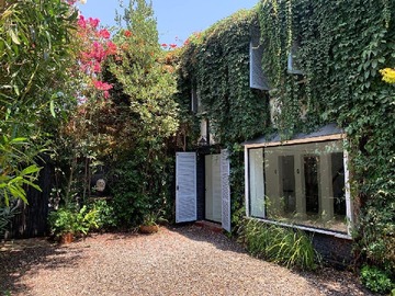 Casa en venta en Espoz, Vitacura - 4 dormitorios, 3 baños