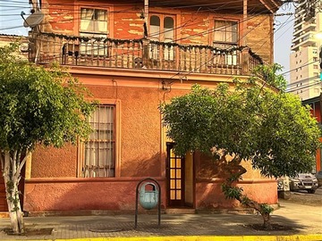 Casa en venta en Calle Juan Martinez 1300, Iquique - 5 dormitorios, 2 baños